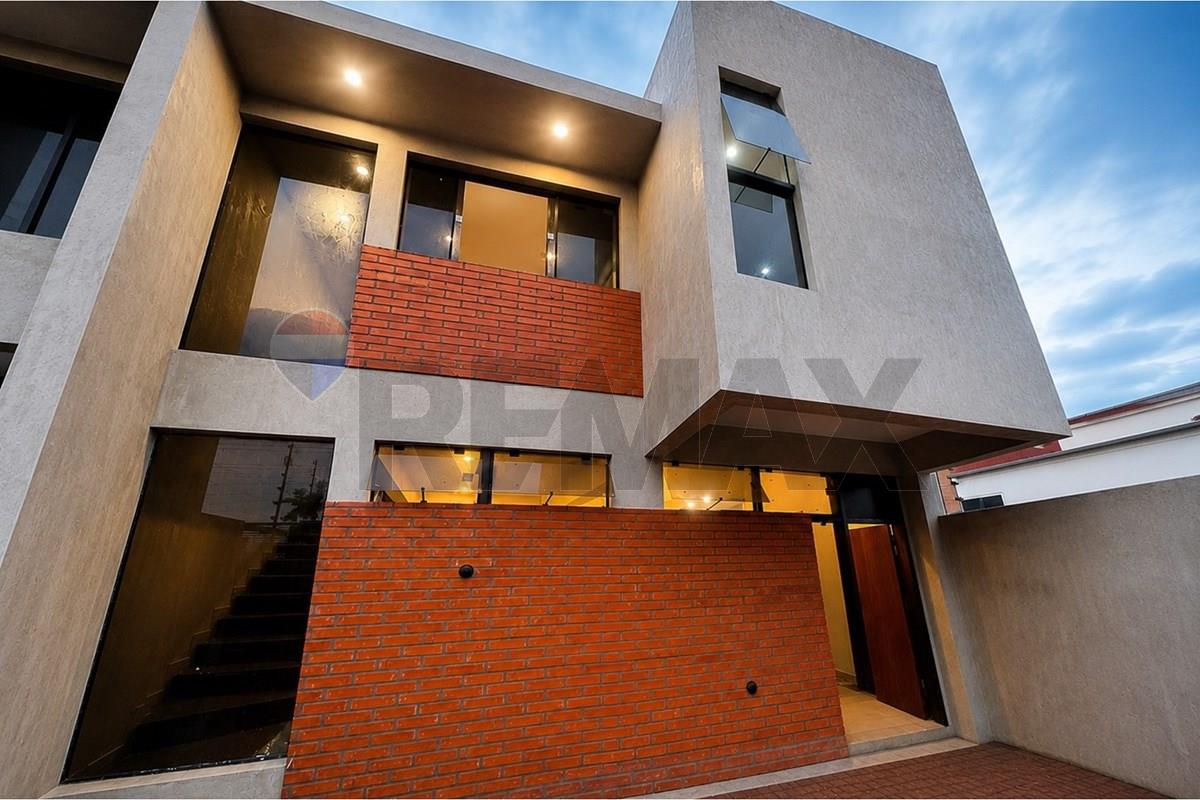 Dúplex en venta en Lambaré · 92 m² · 2 dormitorios