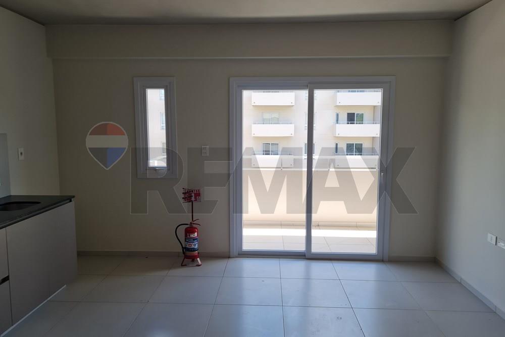 Foto 3 de Departamento en venta en Luque · 70 m² · 2 dormitorios