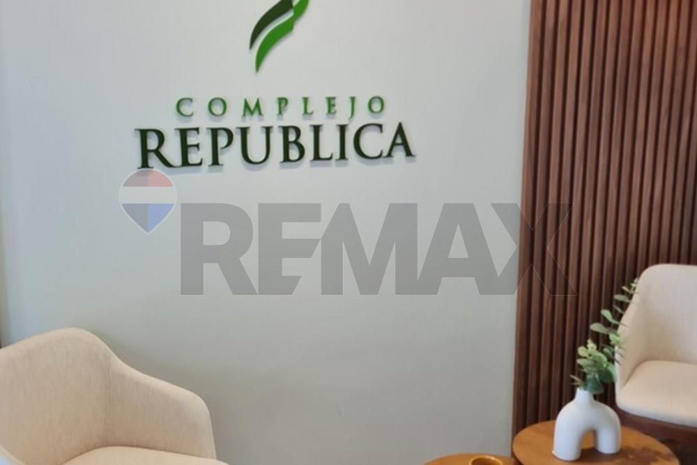 Foto 2 de Departamento en venta en Luque · 70 m² · 2 dormitorios
