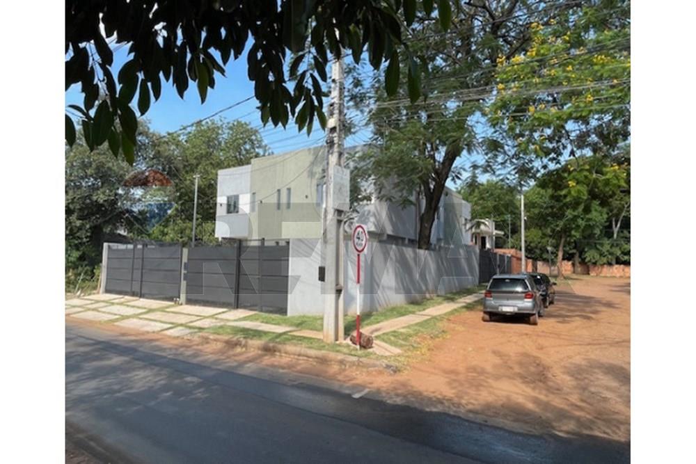 Dúplex en venta en San Lorenzo · 100 m² · 3 dormitorios