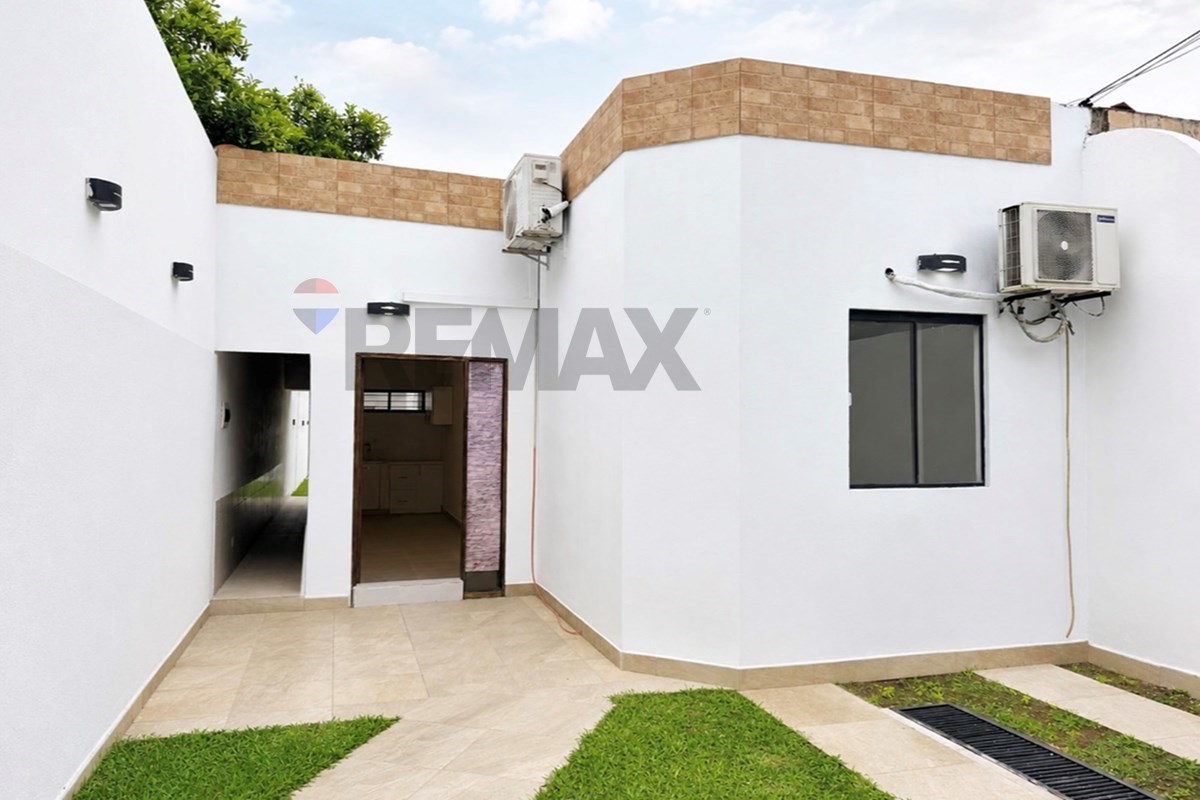 Oficina en alquiler en Luque · 84 m²