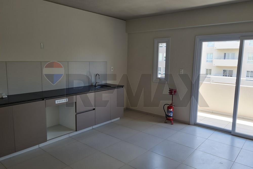 Foto 4 de Departamento en venta en Luque · 70 m² · 2 dormitorios