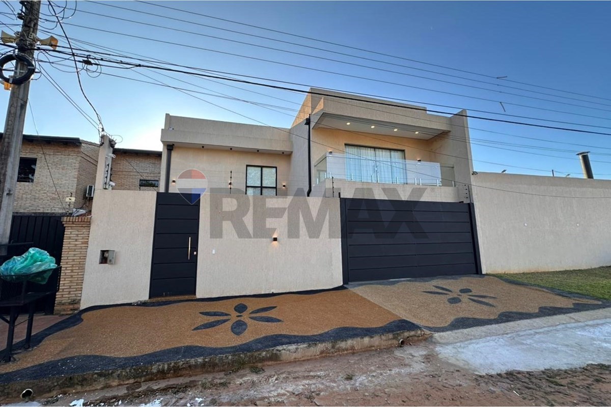 Casa en venta en San Lorenzo · 336 m²