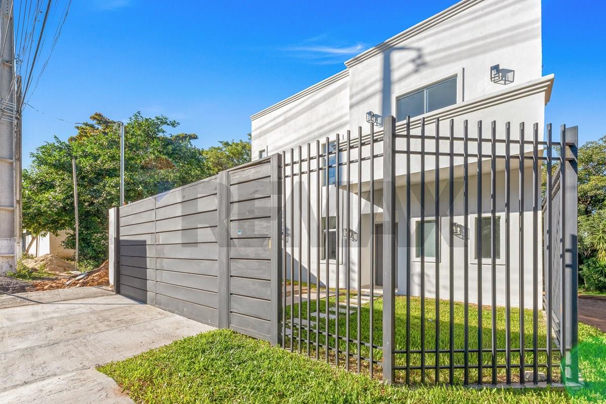 Dúplex en venta en Lambaré · 157 m² · 3 dormitorios