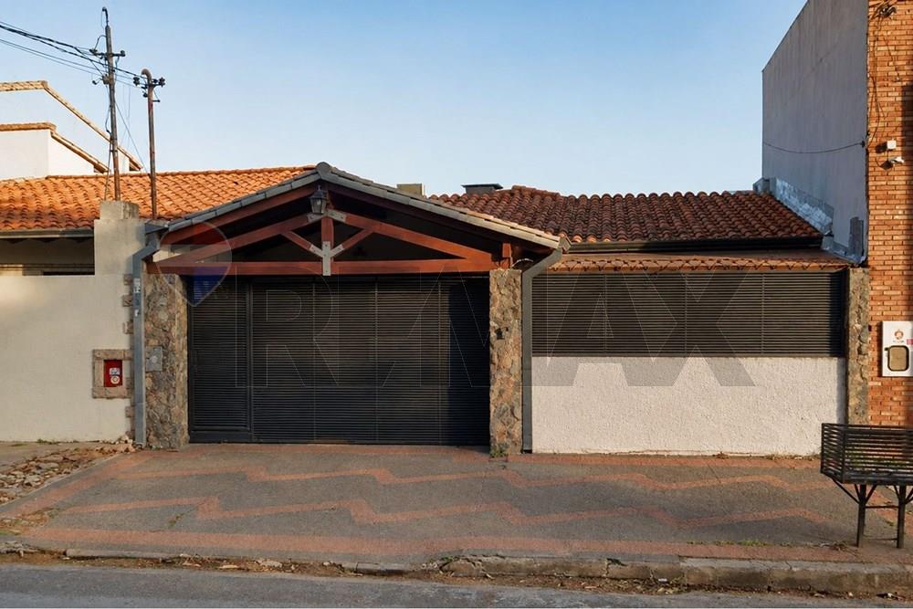 Casa en venta en Lambaré · 191 m² · 3 dormitorios