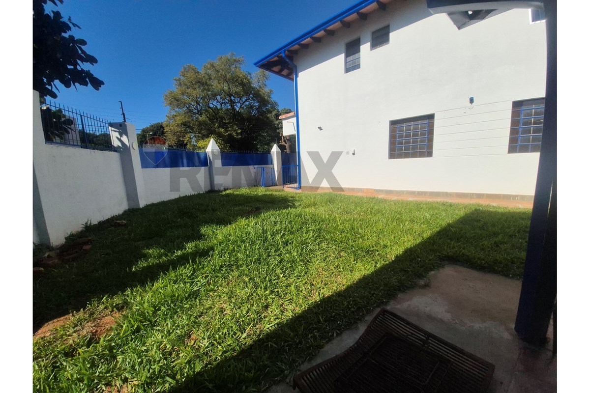 Dúplex en alquiler en Lambaré · 108 m² · 3 dormitorios