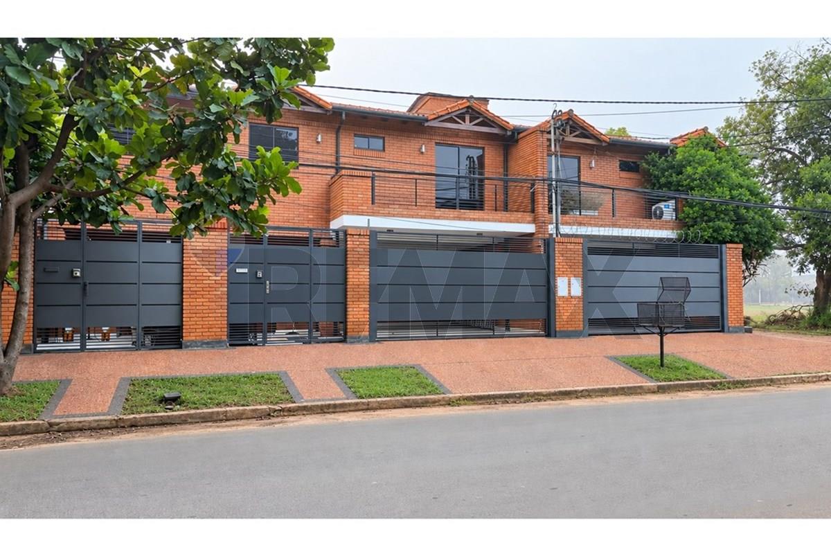 Dúplex en alquiler en Luque · 180 m² · 3 dormitorios