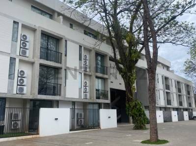 Foto 3 de Monoambiente en venta en Luque · 50 m² · 1 dormitorio