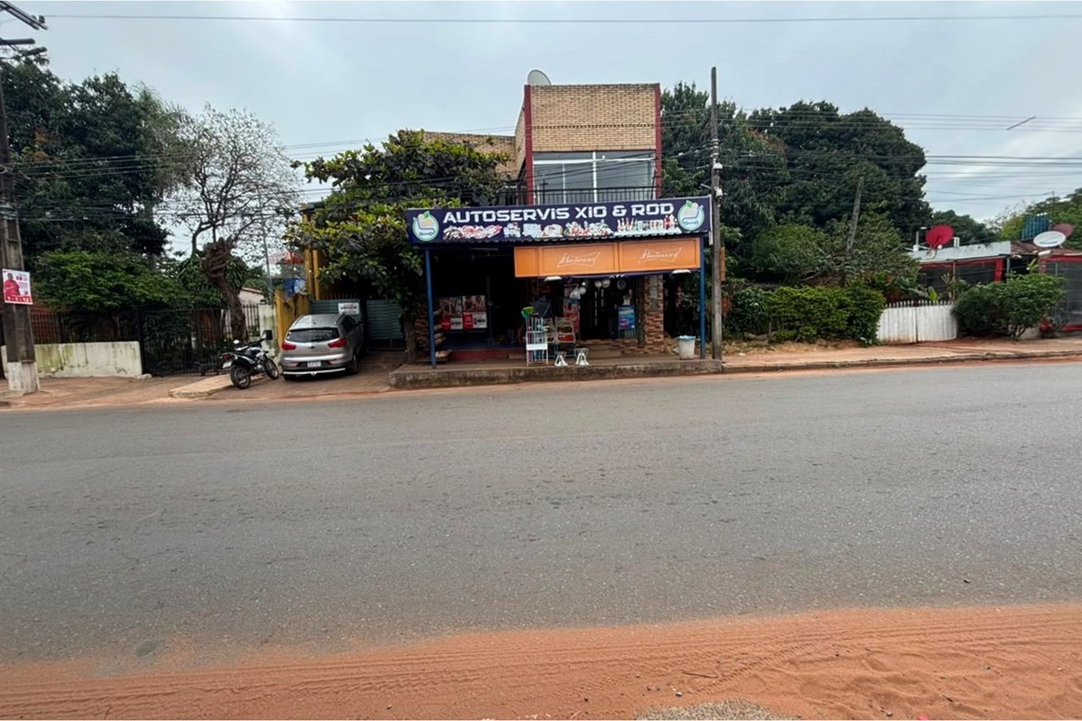 Local comercial en venta en Ñemby · 382 m²