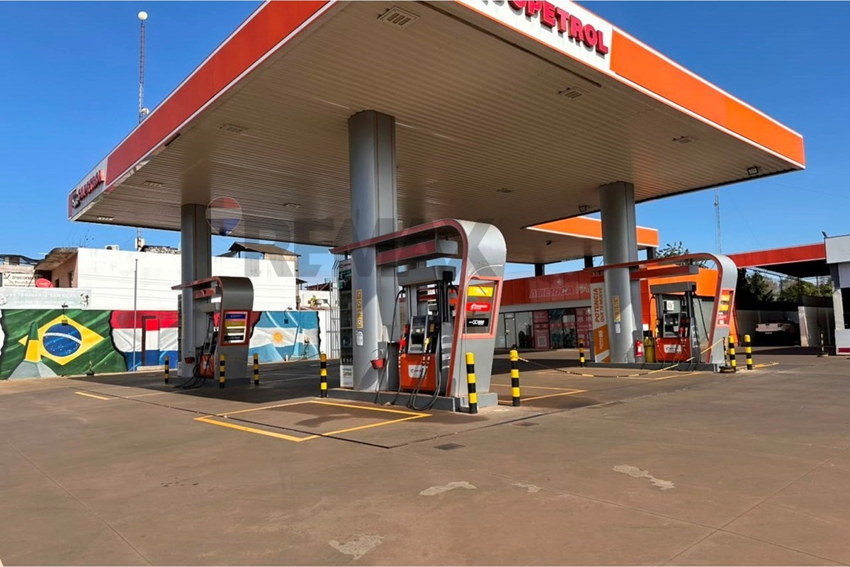 Local comercial en venta en Ciudad del Este · 1.848 m²