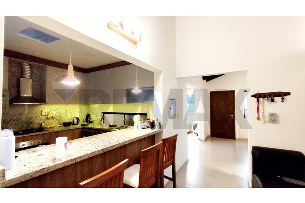 Casa en venta en Asunción · 212 m² · 3 dormitorios